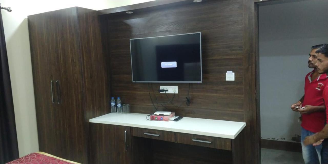 Hotel Ss Grand Lucknow Zewnętrze zdjęcie