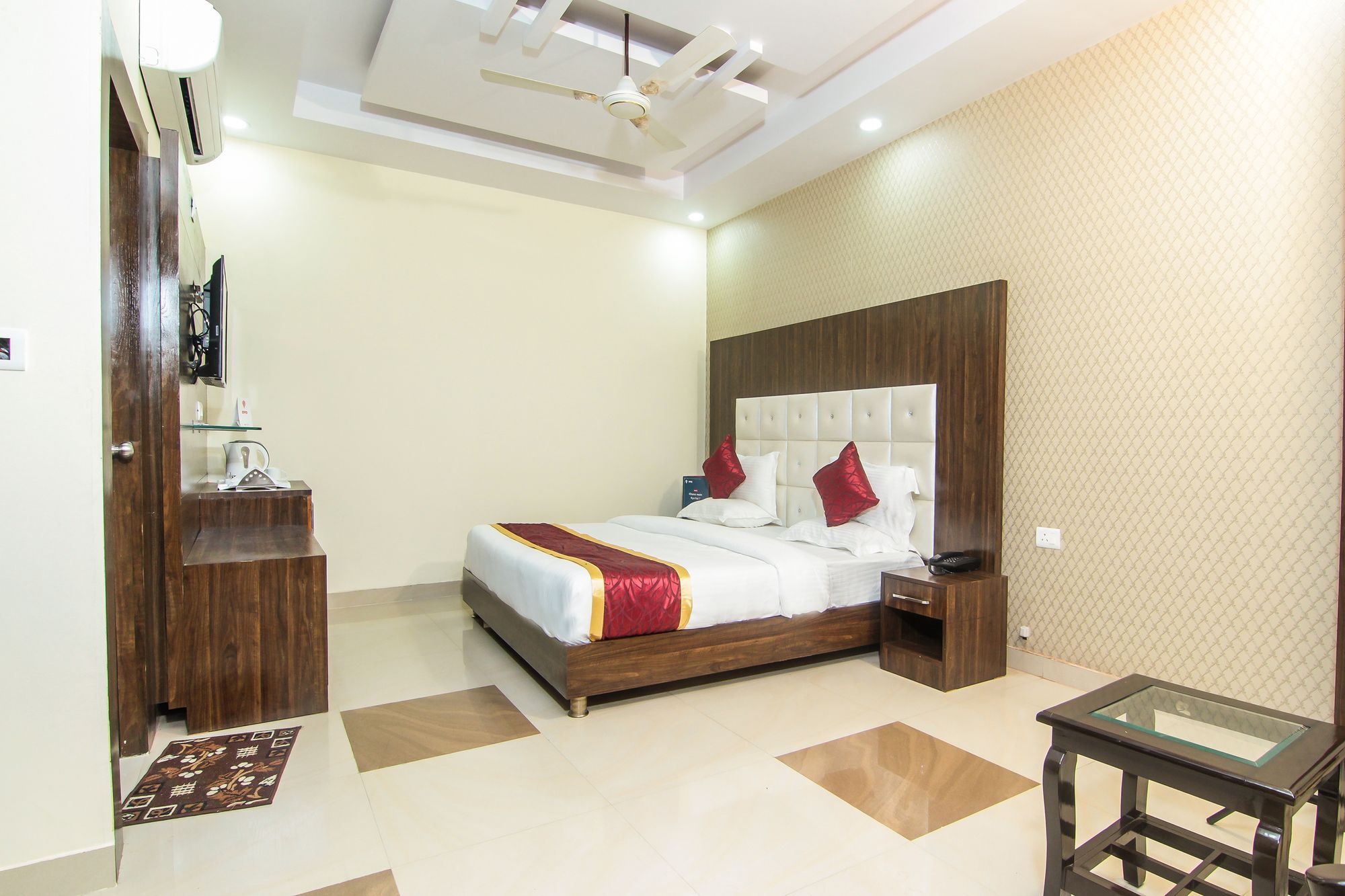 Hotel Ss Grand Lucknow Zewnętrze zdjęcie
