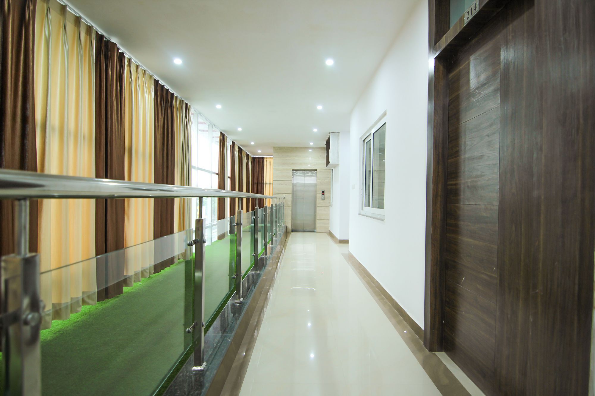 Hotel Ss Grand Lucknow Zewnętrze zdjęcie